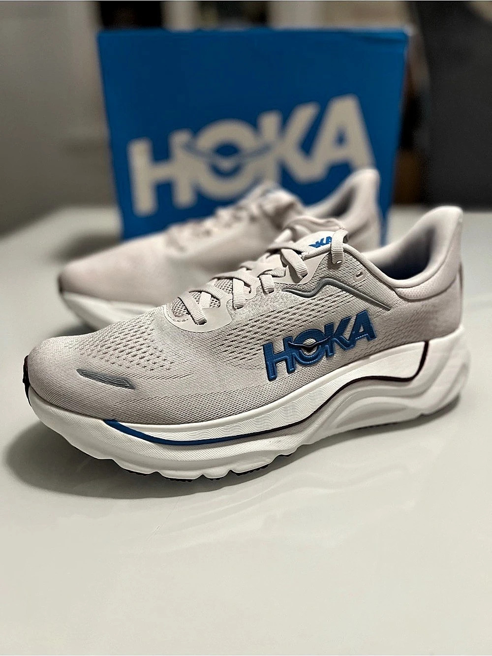 HOKA Arahi 9 Athletic Shoes White & Blue US 10.5 D NWT